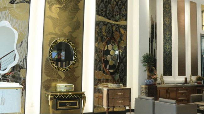 彩色不銹鋼板屏風(fēng)使用久了會變色嗎？